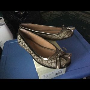 NWT COACH SOPHIA FLATS